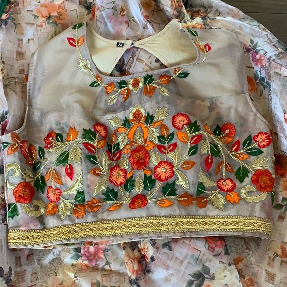 Floral Lengha - Picture 5 of 7